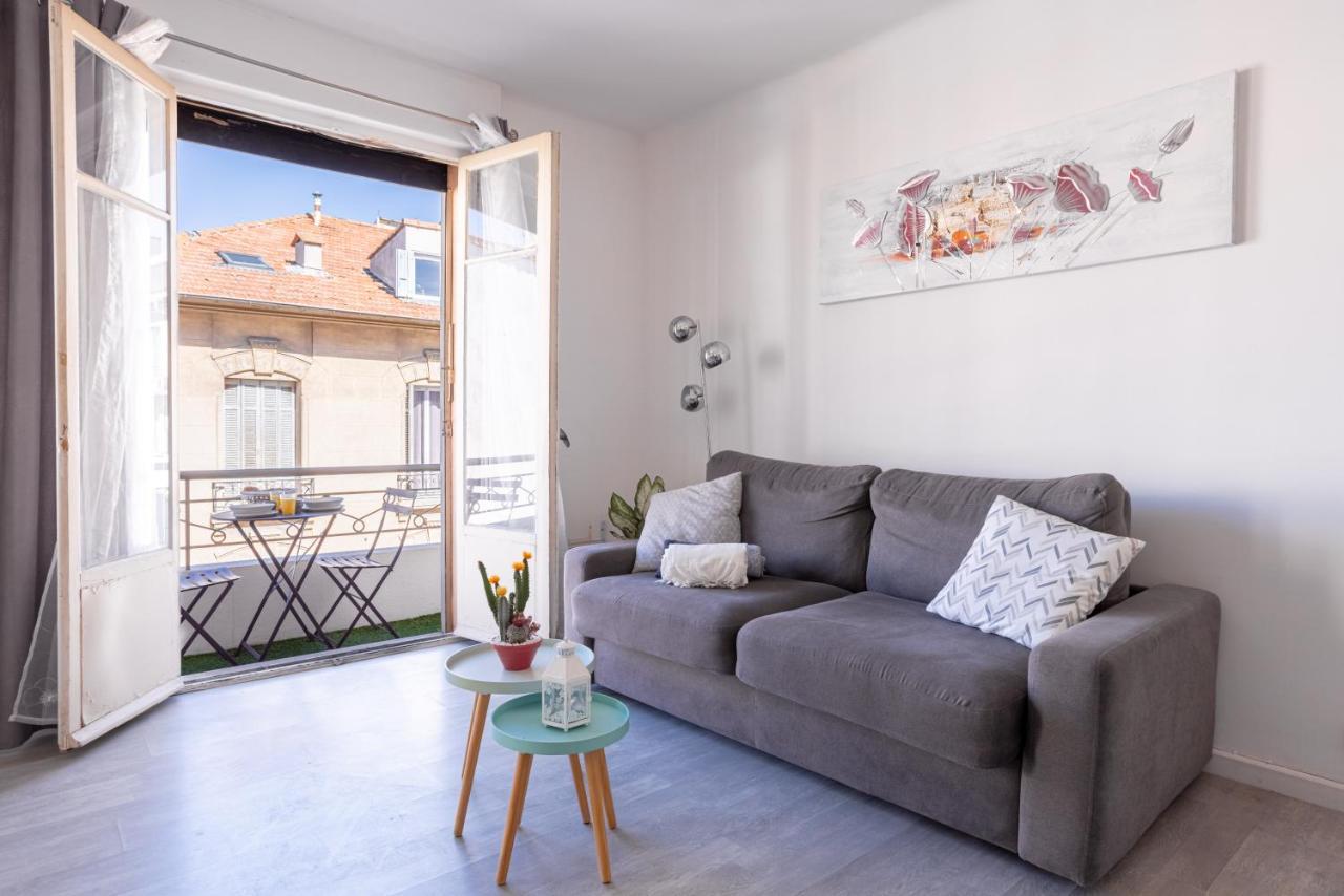 Centre With A Balcony Appartement *